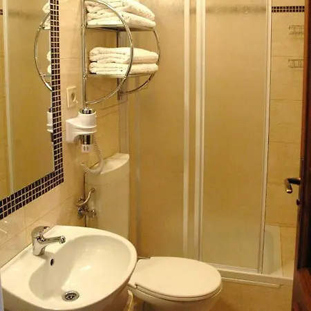 Bed and breakfast Api Iv 3*