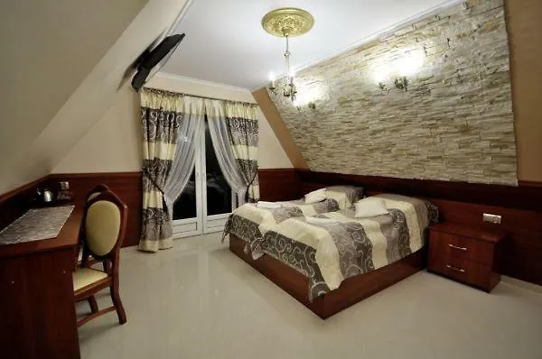 Nocleg ze śniadaniem Api Iv 3*